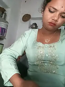 Snapshot of Hot_Shredha chatting on October 2025 03:13:01 PM Hot Shredha online show from October 2025 03:13:01 PM