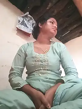 Snapshot of Hot_Shredha chatting on October 2025 04:35:02 AM Hot Shredha online show from October 2025 04:35:02 AM