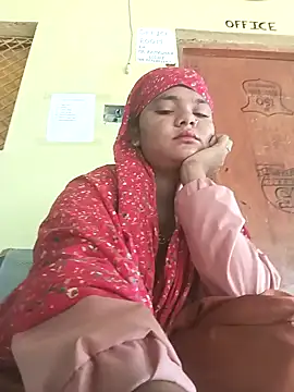 Hot Shredha online show from November 2025 04:34:02 AM