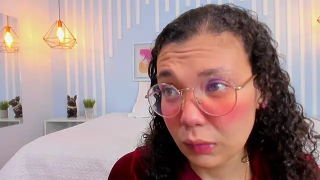 Snapshot of SweetStarr_ chatting on October 2025 01:53:02 PM SweetStarr online show from October 2025 01:53:02 PM