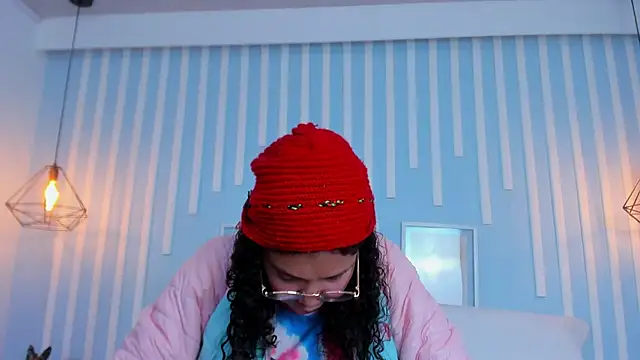 Snapshot of SweetStarr_ chatting on October 2025 12:36:02 PM SweetStarr online show from October 2025 12:36:02 PM