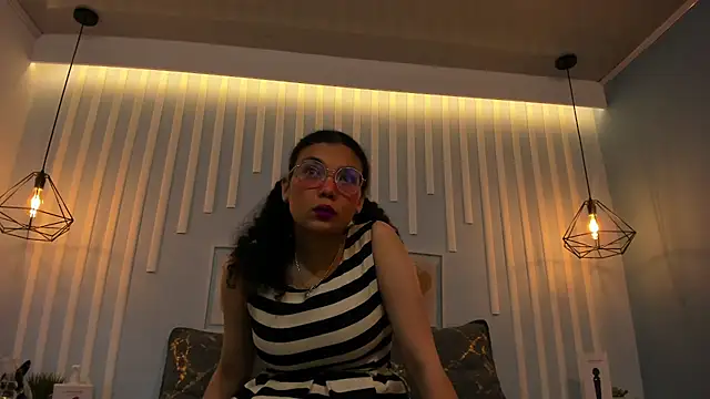 Snapshot of SweetStarr_ chatting on October 2025 12:04:02 PM SweetStarr online show from October 2025 12:04:02 PM