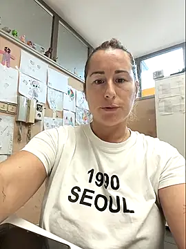 bichota85 online show from October 2025 11:00:01 AM