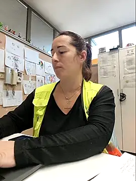 bichota85 online show from November 2025 11:43:02 AM