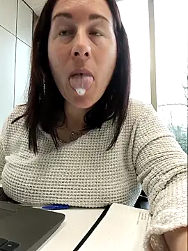 bichota85 online show from March 2026 10:32:01 AM