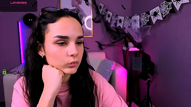 ariana ross7 online show from October 2025 07:08:01 PM