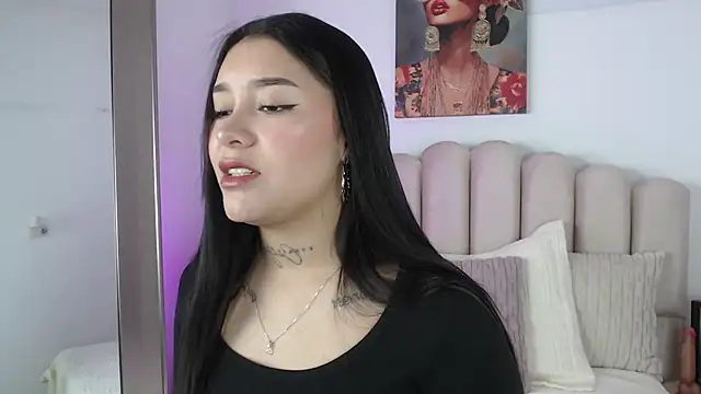 miawhite x1 online show from October 2025 01:55:02 PM