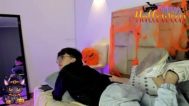 bellmontneon online show from October 2025 11:43:01 AM