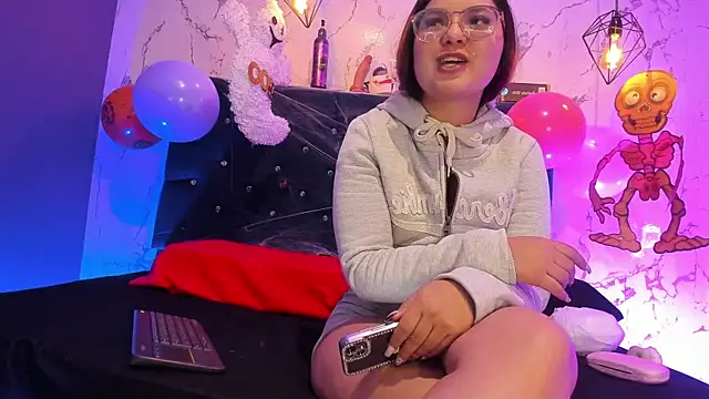 Snapshot of Kitty_chs1 chatting on October 2025 06:01:01 PM Kitty chs1 online show from October 2025 06:01:01 PM