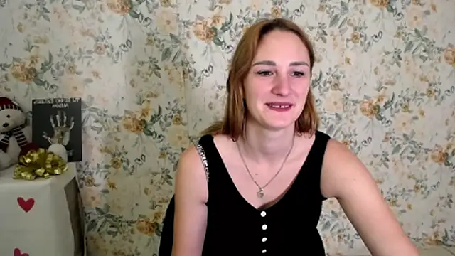 Milana Cutie  online show from October 2025 06:02:02 AM