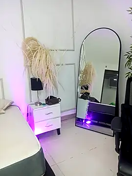 Violet and Paul online show from October 2025 03:47:02 AM