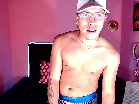 Snapshot of david__hot_7 chatting on October 2025 10:52:02 PM david hot 7 online show from October 2025 10:52:02 PM