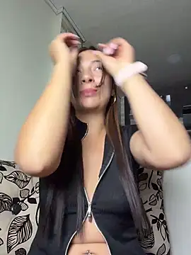 Snapshot of Karlee_Grey1 chatting on February 2026 04:31:01 AM Karlee Grey1 online show from February 2026 04:31:01 AM