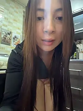 Snapshot of Karlee_Grey1 chatting on April 2026 10:29:01 PM Karlee Grey1 online show from April 2026 10:29:01 PM