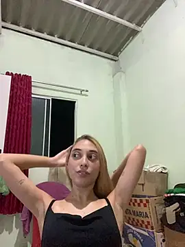 Snapshot of loirinhaaa chatting on April 2026 09:56:02 PM loirinhaaa online show from April 2026 09:56:02 PM