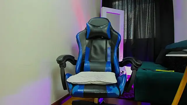 Snapshot of Charliejones_ chatting on September 2025 07:50:02 PM Charliejones online show from September 2025 07:50:02 PM