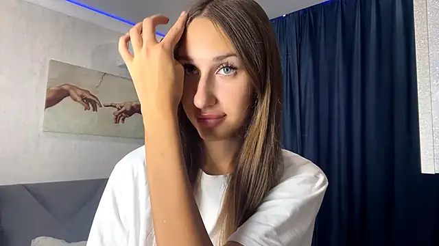 Snapshot of DarkSignal chatting on September 2025 09:13:01 AM DarkSignal online show from September 2025 09:13:01 AM