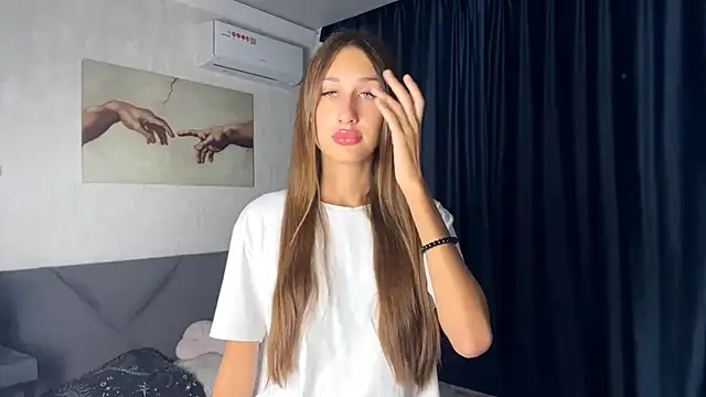 Snapshot of DarkSignal chatting on September 2025 09:14:02 AM DarkSignal online show from September 2025 09:14:02 AM