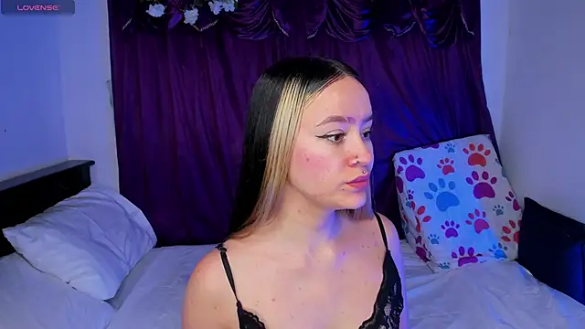 Shairaclark  online show from May 2026 02:53:02 AM