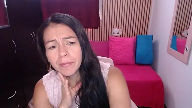 camilavargas  online show from April 2026 04:13:01 PM