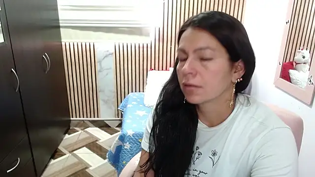 camilavargas  online show from June 2026 09:41:01 PM