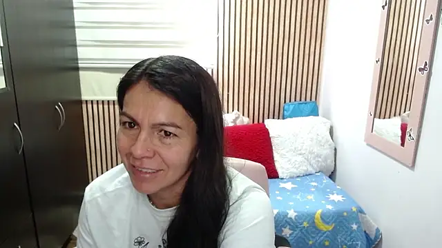 camilavargas  online show from June 2026 07:03:02 PM