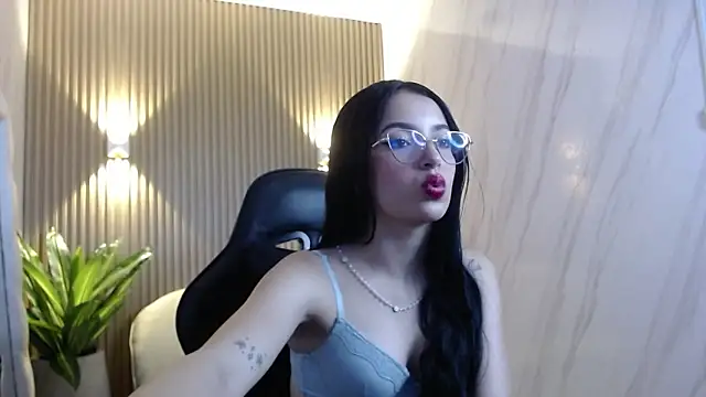 Snapshot of sophiadoll_tf chatting on November 2025 05:12:02 PM sophiadoll tf online show from November 2025 05:12:02 PM