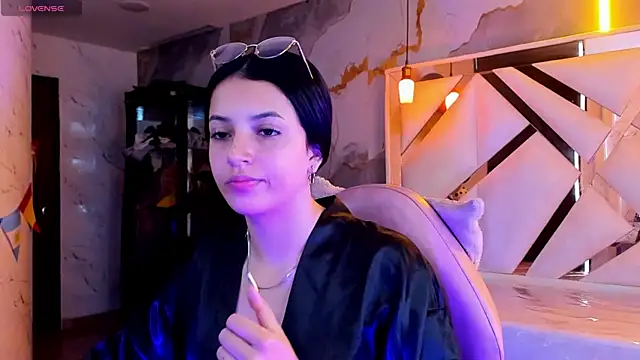 sophiadoll tf online show from June 2026 12:42:01 PM