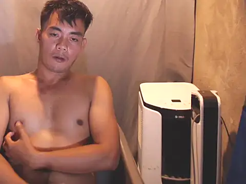 Snapshot of Newt4U chatting on January 2026 02:17:02 AM Newt4U online show from January 2026 02:17:02 AM