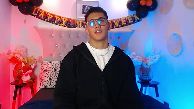 SalvadorFit online show from October 2025 08:41:01 PM