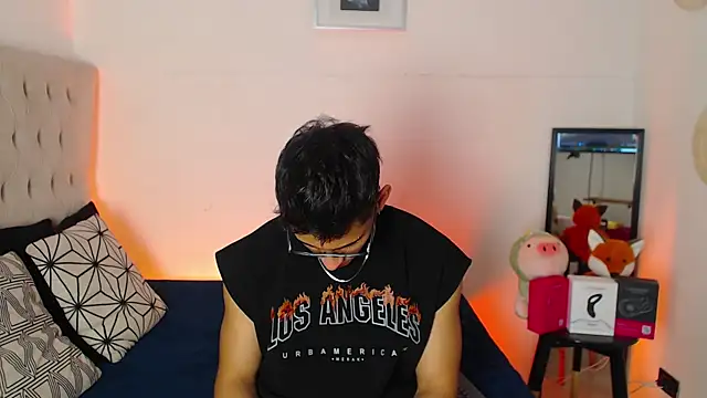 SalvadorFit online show from November 2025 08:40:02 PM