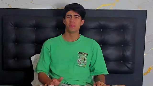 Snapshot of cody_pipper_ chatting on October 2025 01:20:01 PM cody pipper online show from October 2025 01:20:01 PM