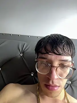 Snapshot of arthurdavies chatting on October 2025 04:02:02 AM arthurdavies online show from October 2025 04:02:02 AM