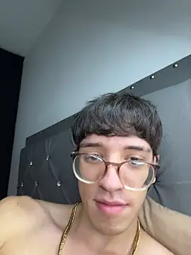 Snapshot of arthurdavies chatting on November 2025 03:38:01 AM arthurdavies online show from November 2025 03:38:01 AM