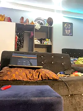 Daavikolovivi online show from November 2025 01:44:02 PM