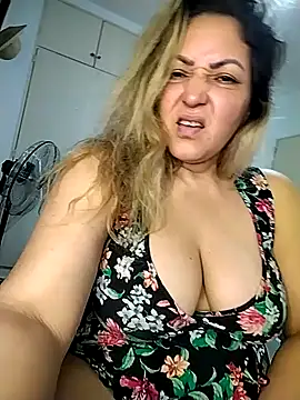 Snapshot of Lunita86 chatting on October 2025 02:13:01 PM Lunita86 online show from October 2025 02:13:01 PM