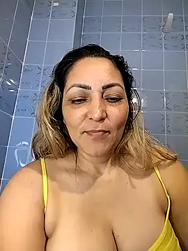 Snapshot of Lunita86 chatting on November 2025 02:34:02 AM Lunita86 online show from November 2025 02:34:02 AM