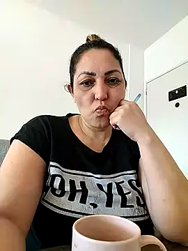 Lunita86 online show from April 2026 12:51:02 PM