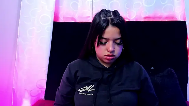 queen salomme online show from December 2025 08:59:01 PM