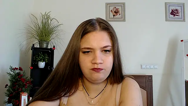 Snapshot of Nensi-Bern chatting on September 2025 08:06:02 AM Nensi-Bern online show from September 2025 08:06:02 AM