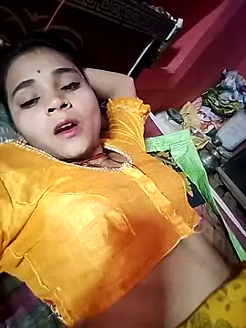 Snapshot of R_Roshni chatting on September 2025 04:47:02 AM R Roshni online show from September 2025 04:47:02 AM