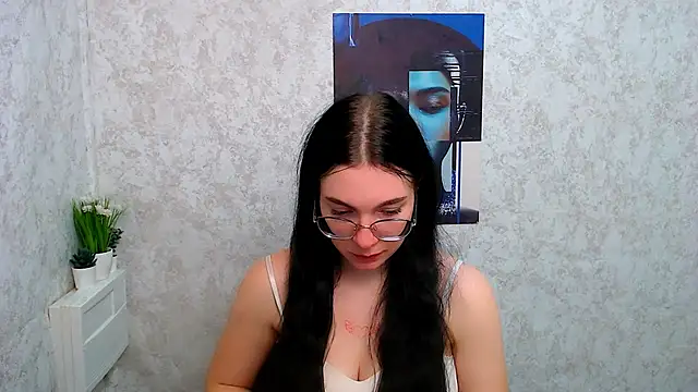 Snapshot of MiraBabe_ chatting on November 2025 10:47:02 AM MiraBabe online show from November 2025 10:47:02 AM