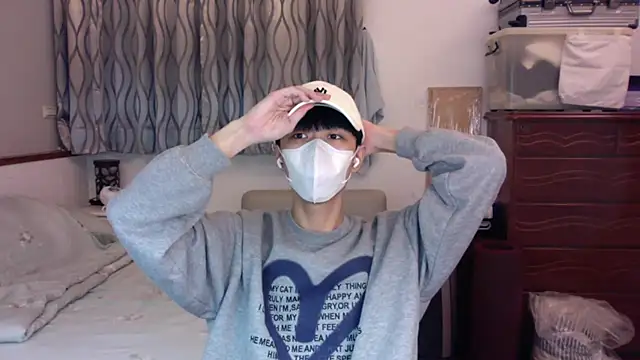 kai101010 online show from November 2025 02:43:02 PM