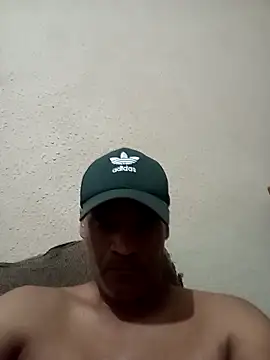 Snapshot of JeffersonRay chatting on April 2026 04:23:02 AM JeffersonRay online show from April 2026 04:23:02 AM