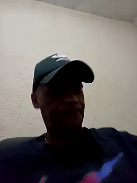 Snapshot of JeffersonRay chatting on May 2026 12:43:02 PM JeffersonRay online show from May 2026 12:43:02 PM
