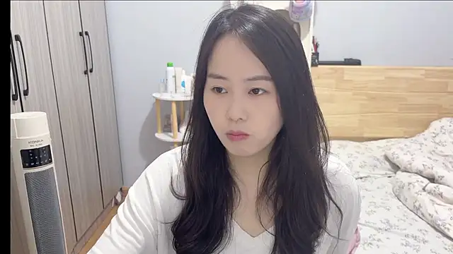 Snapshot of wxj1019 chatting on February 2026 04:55:02 AM wxj1019 online show from February 2026 04:55:02 AM