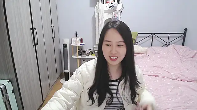 Snapshot of wxj1019 chatting on March 2026 03:19:02 PM wxj1019 online show from March 2026 03:19:02 PM