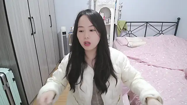 Snapshot of wxj1019 chatting on March 2026 02:14:02 PM wxj1019 online show from March 2026 02:14:02 PM