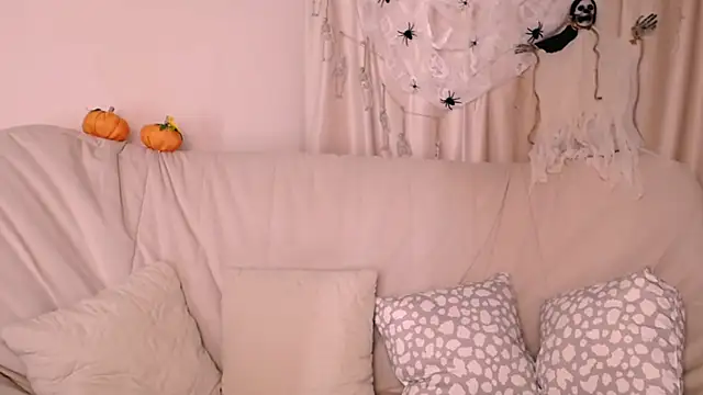 Snapshot of MollyKissy chatting on October 2025 09:21:02 AM MollyKissy online show from October 2025 09:21:02 AM