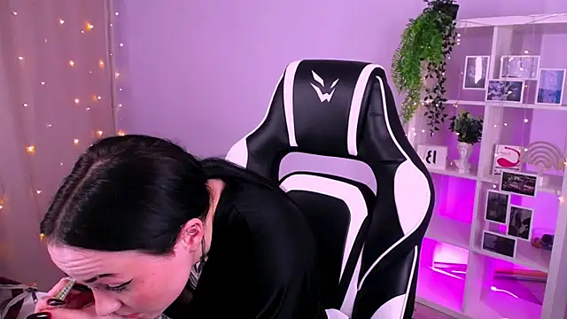 Snapshot of MollyKissy chatting on October 2025 10:21:02 AM MollyKissy online show from October 2025 10:21:02 AM